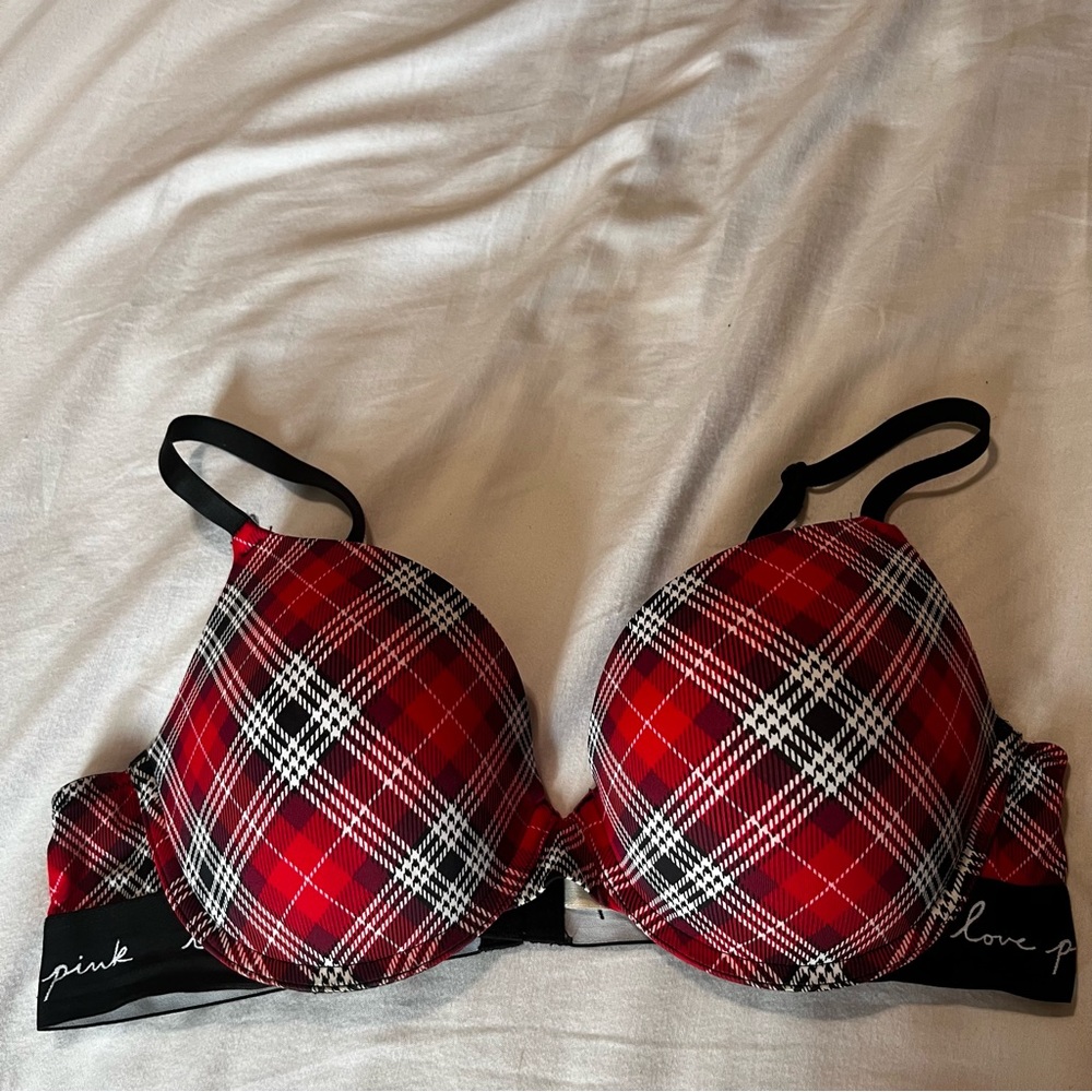 PINK Wear Everywhere push-up